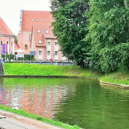 Trampa Centrum Z Garazem 400m Do Plazy 公寓