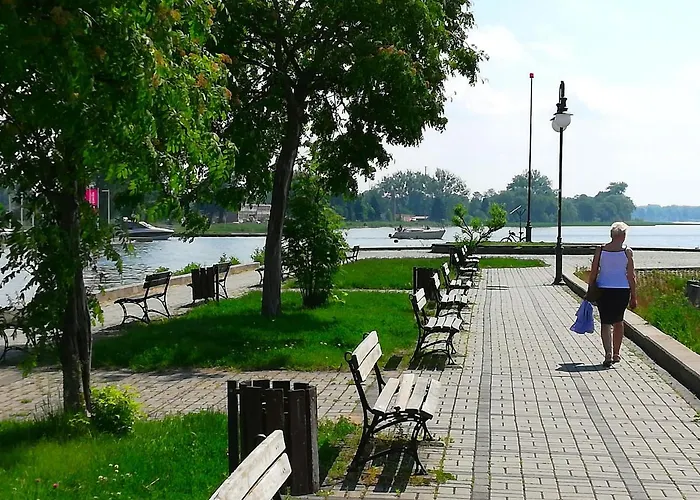 Trampa Centrum Z Garazem 400m Do Plazy 吉日茨科